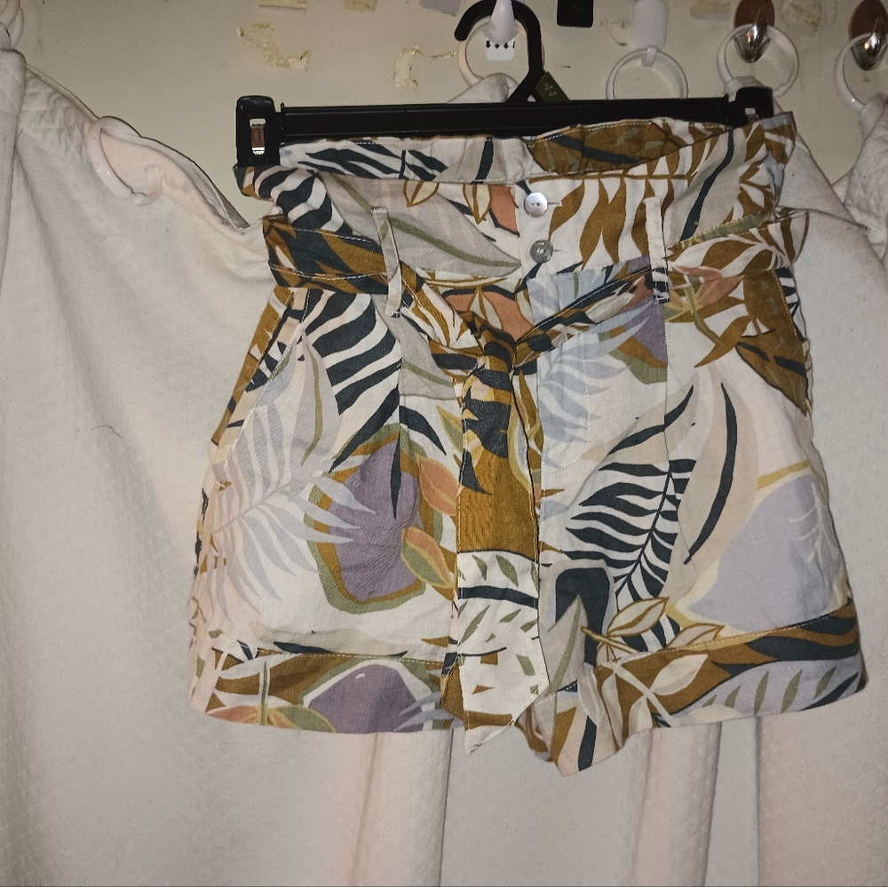 C & C California Linen Shorts Size: XS